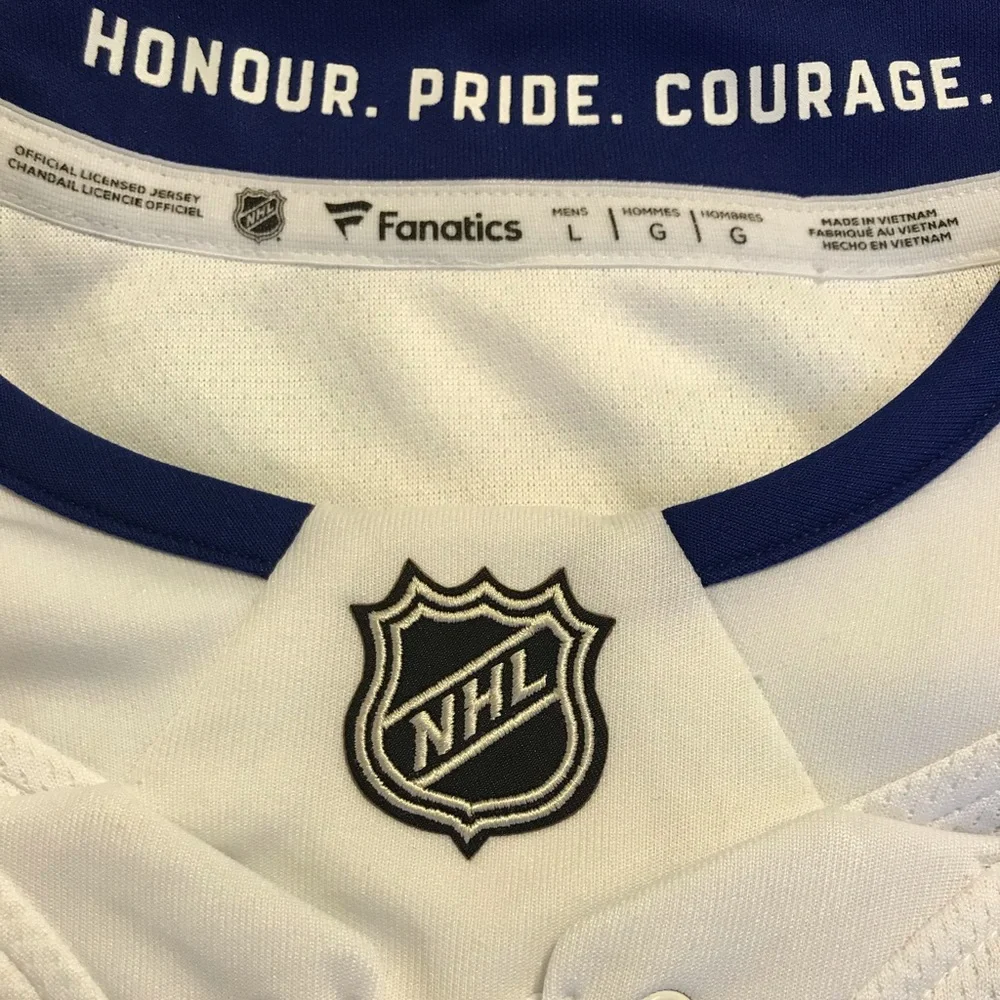 Auston Matthews Maple Leafs NHL Jersey (NWT) - Picture 8 of 11